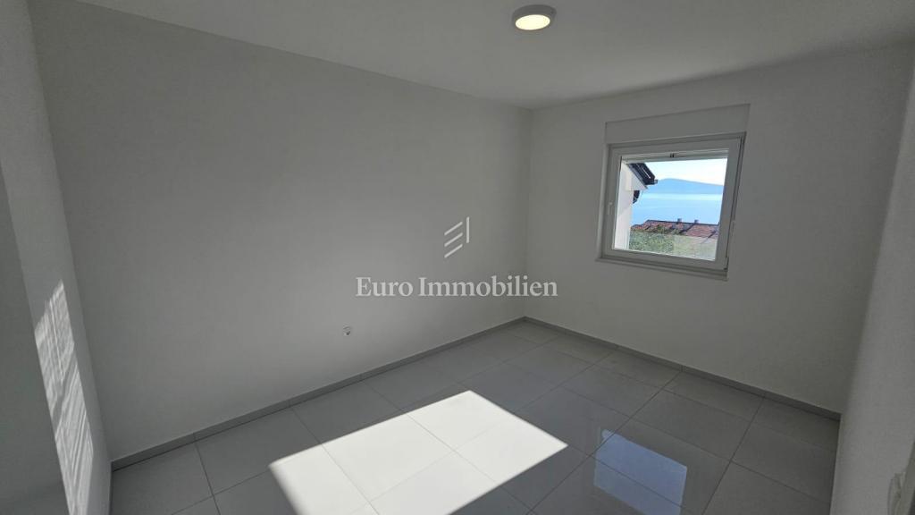 Crikvenica, Appartamento duplex vicino al mare