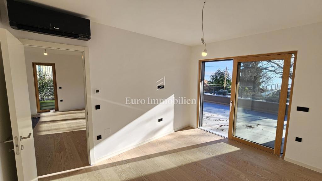 Cantrida – Appartamento di lusso con giardino privato