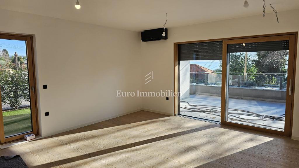 Cantrida – Appartamento di lusso con giardino privato