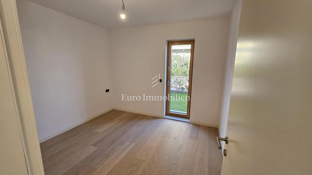 Cantrida – Appartamento di lusso con giardino privato