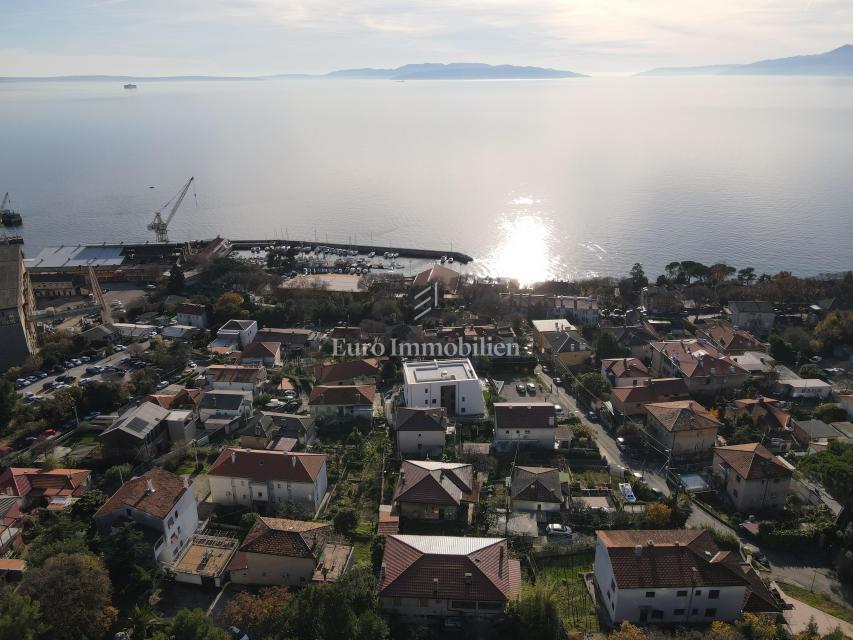 Cantrida – Appartamento di lusso con giardino privato