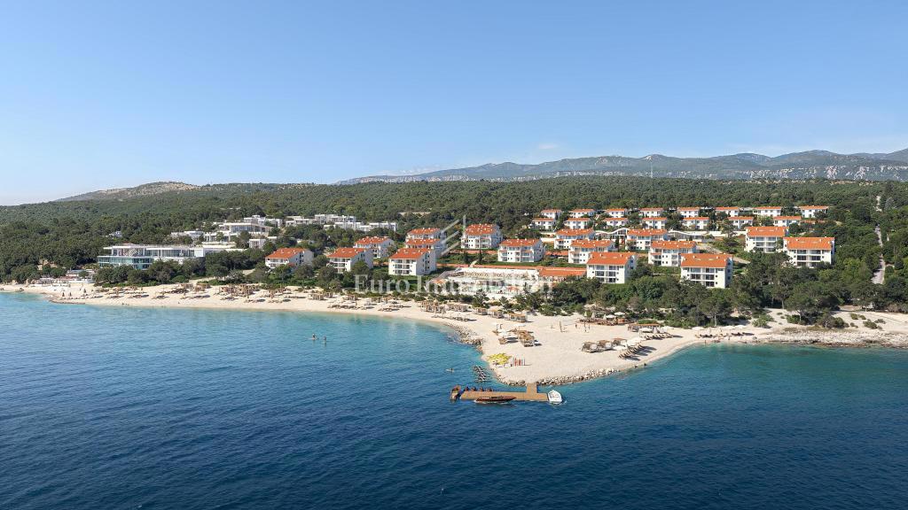 Novi Vinodolski - Spazioso appartamento, seconda fila al mare