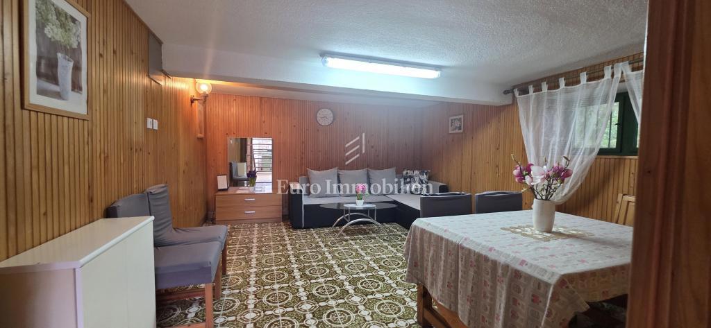 Casa con terrazza e vista mare vicino alla spiaggia