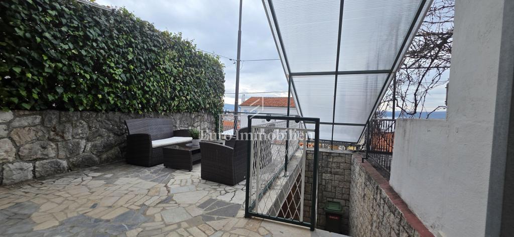 Casa con terrazza e vista mare vicino alla spiaggia