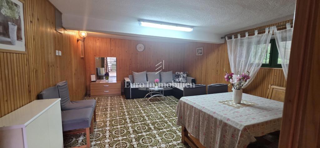 Casa con terrazza e vista mare vicino alla spiaggia