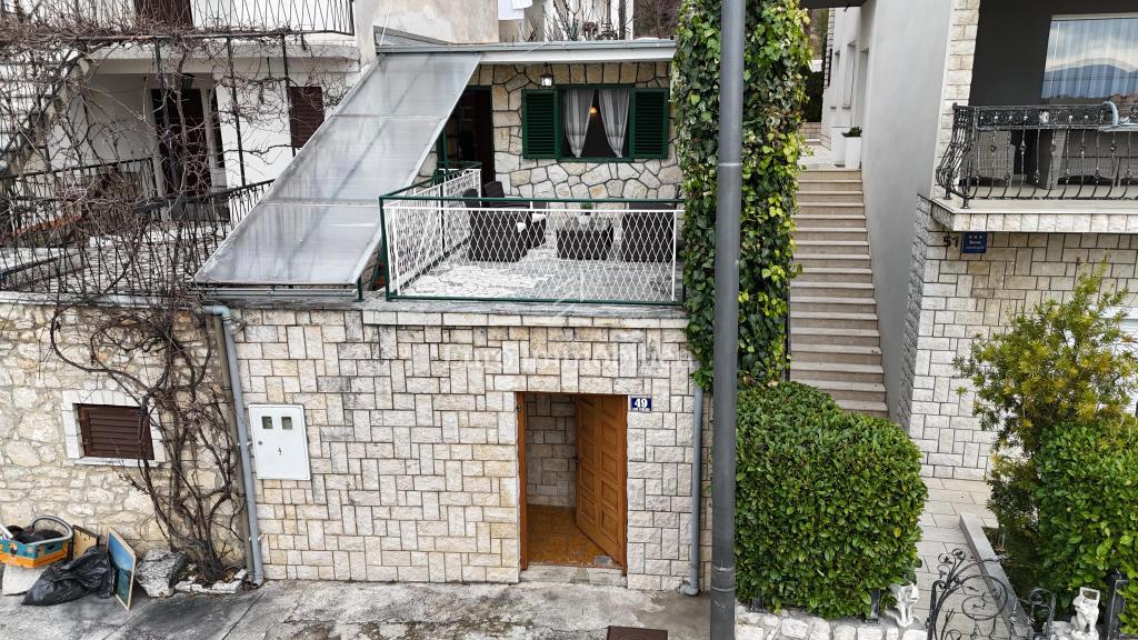 Casa con terrazza e vista mare vicino alla spiaggia