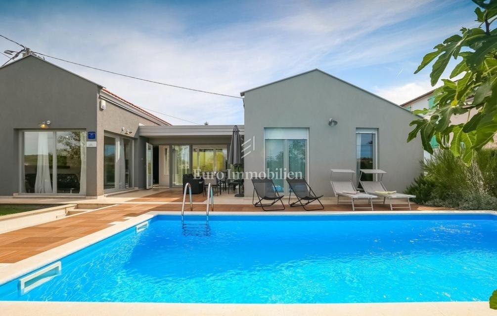Bella casa con piscina - Parenzo
