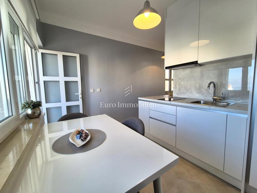 Appartamento recentemente ristrutturato con vista mare