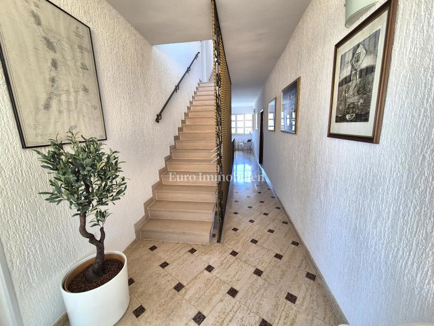 Appartamento recentemente ristrutturato con vista mare