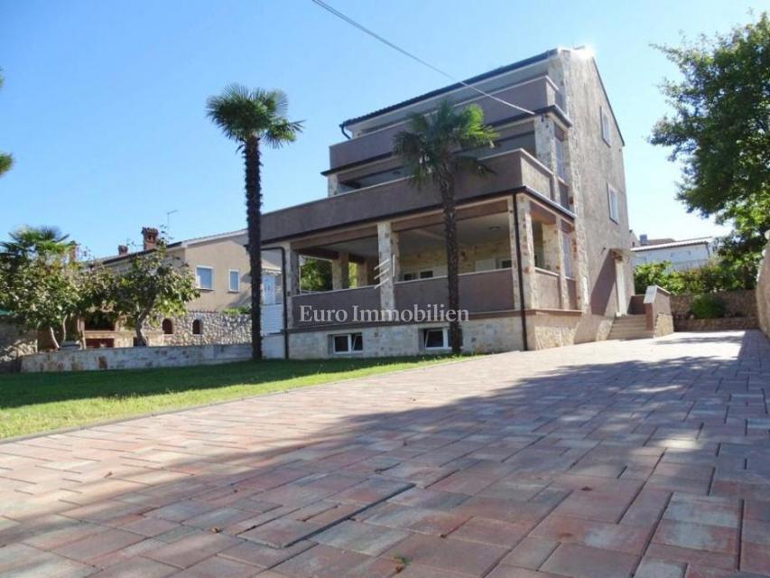 Island Krk, Malinska, house with pool, third row from the sea!