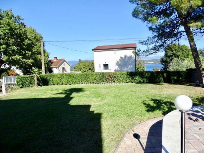 Island Krk, Malinska, house with pool, third row from the sea!