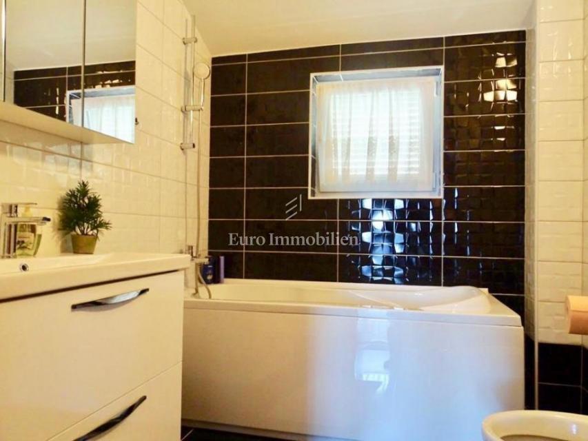 Island Krk, Malinska, house with pool, third row from the sea!