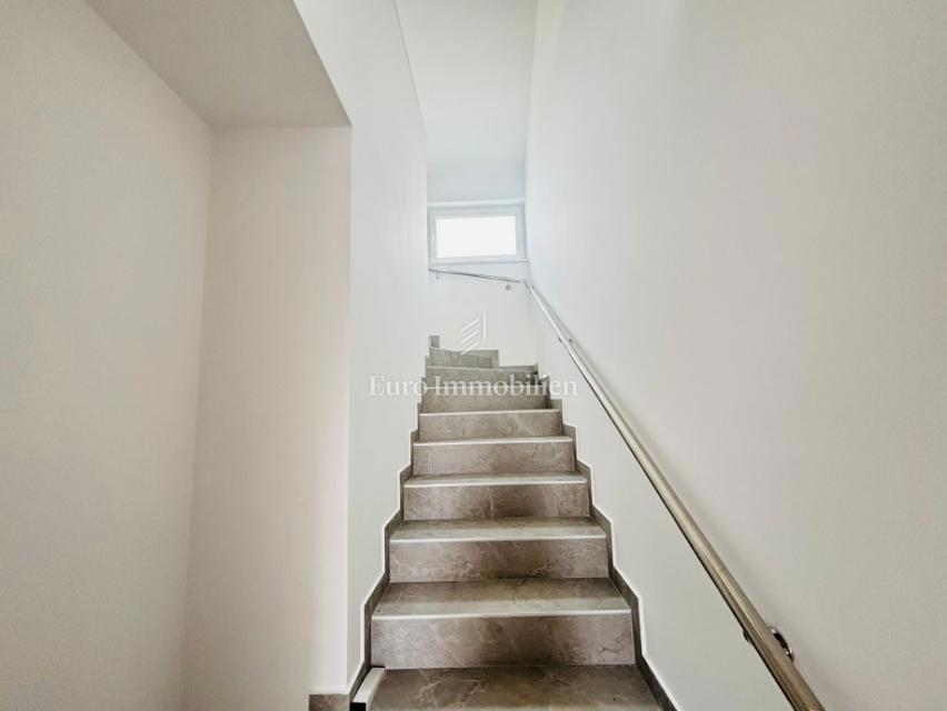 Attico (penthause) con vista mare - l'isola di Pag