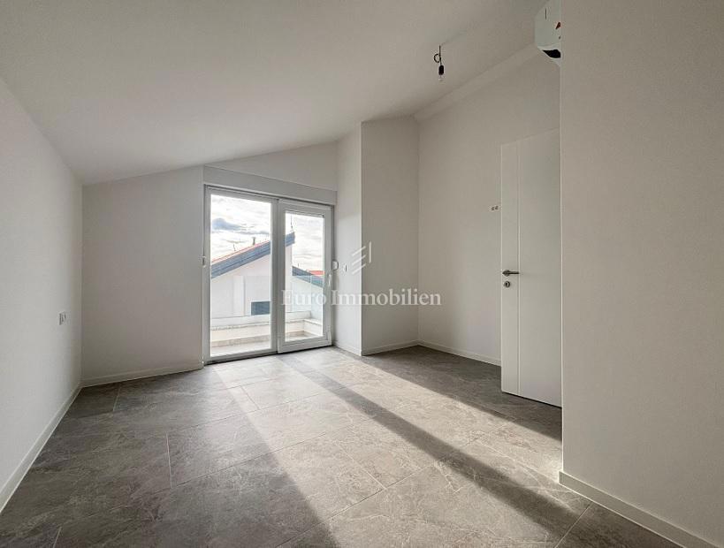 Attico (penthause) con vista mare - l'isola di Pag