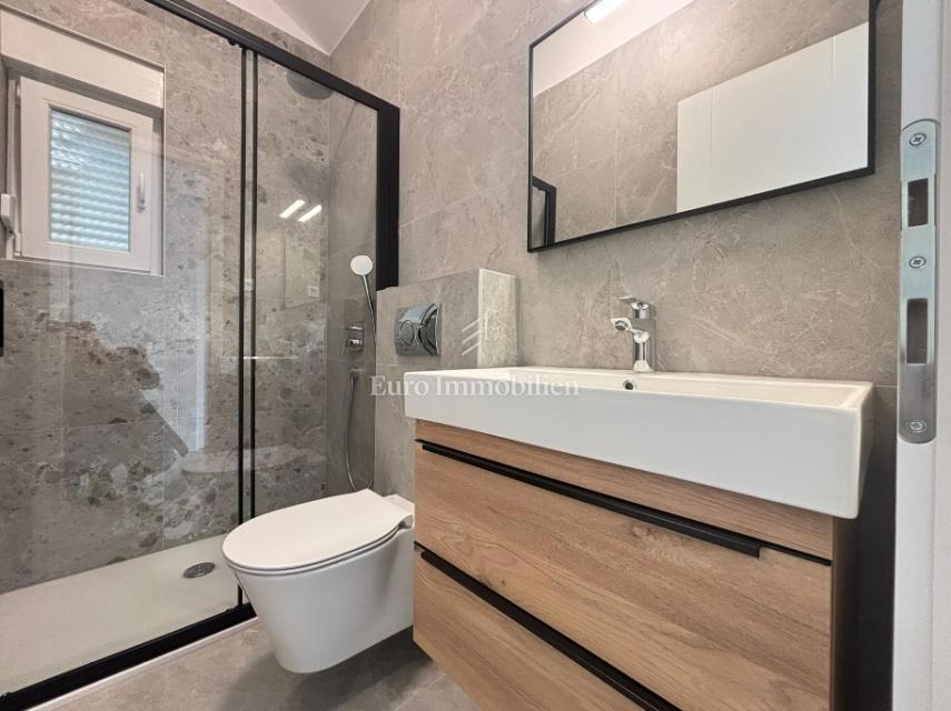 Attico (penthause) con vista mare - l'isola di Pag