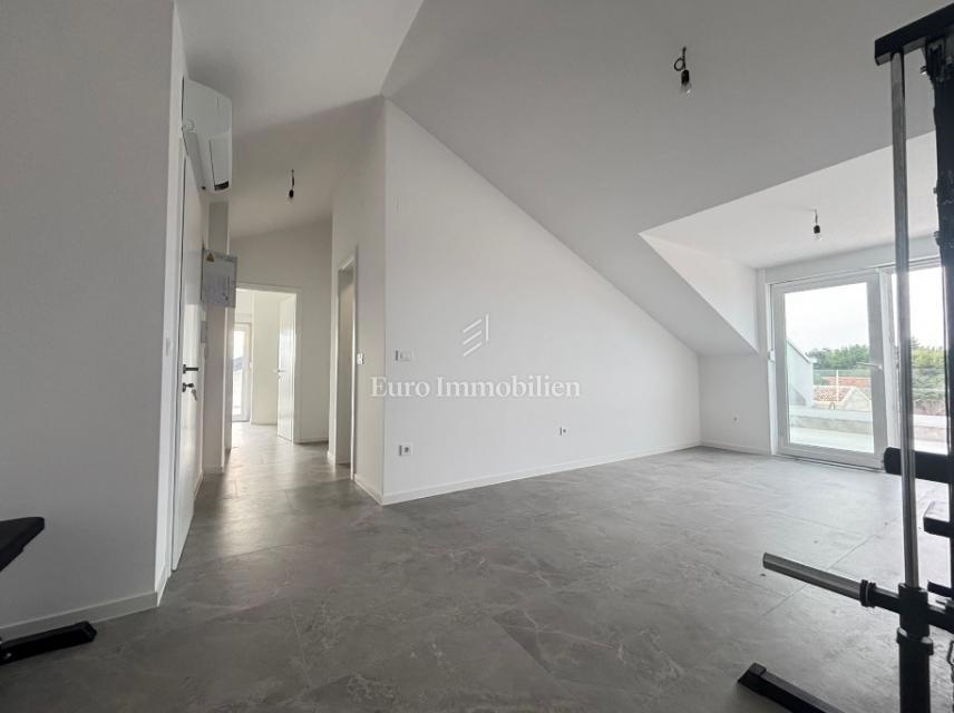 Attico (penthause) con vista mare - l'isola di Pag