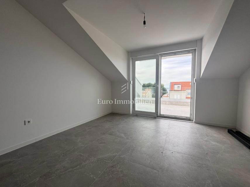 Attico (penthause) con vista mare - l'isola di Pag