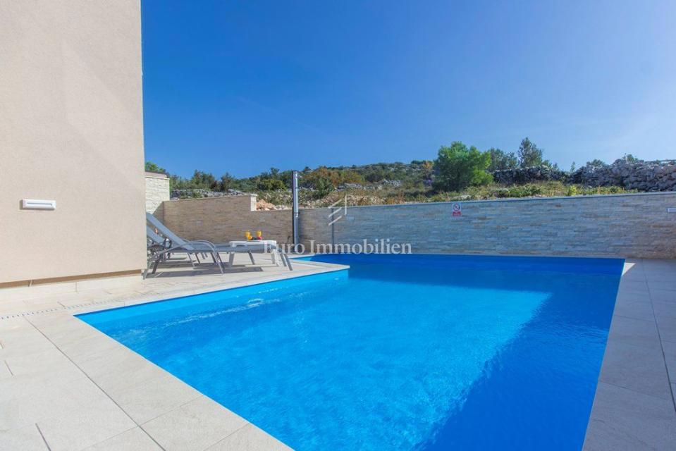 Murter – Villa di lusso con piscina vista Kornati