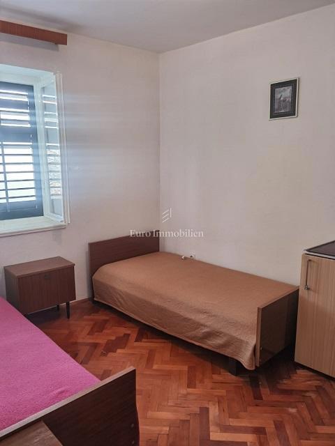 Novalja - casa con appartamento separato in centro città