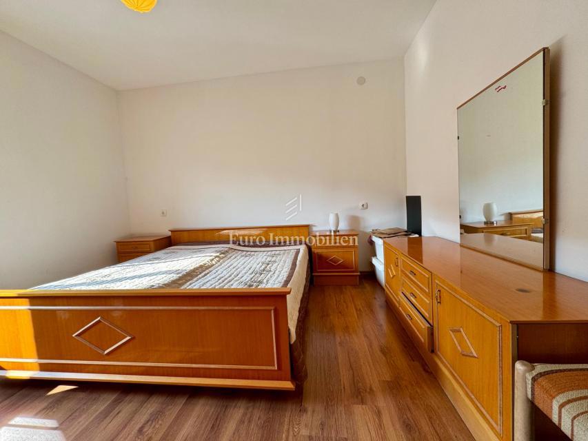 Istria - appartamento con vista mare in posizione tranquilla