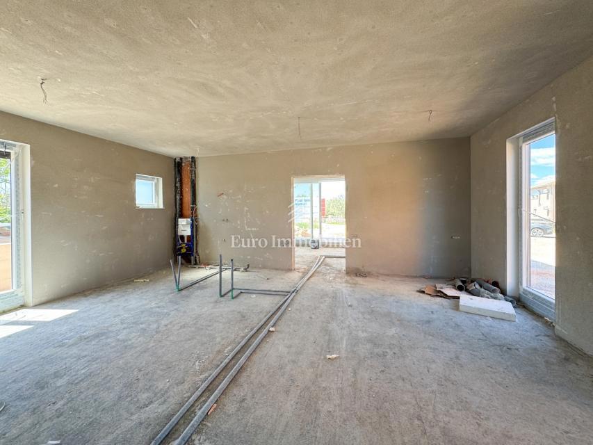 Peroj - Appartamento con giardino privato, vicino alla spiaggia