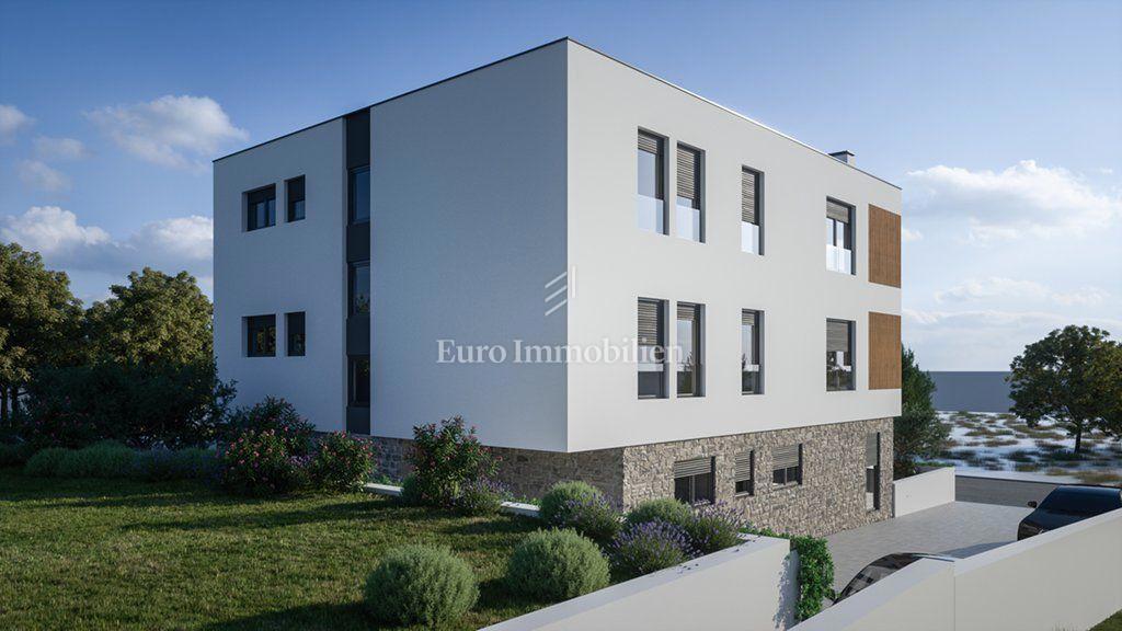 Brodarica - appartamento in un nuovo edificio, prima fila al mare