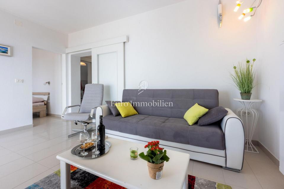 Casa con 2 appartamenti e vista panoramica sul mare