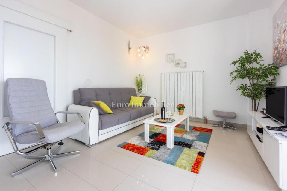 Casa con 2 appartamenti e vista panoramica sul mare