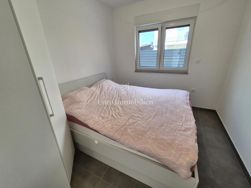 Malinska - casa bifamiliare arredata con piscina