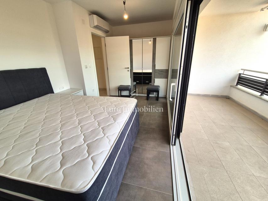 Malinska - casa bifamiliare arredata con piscina