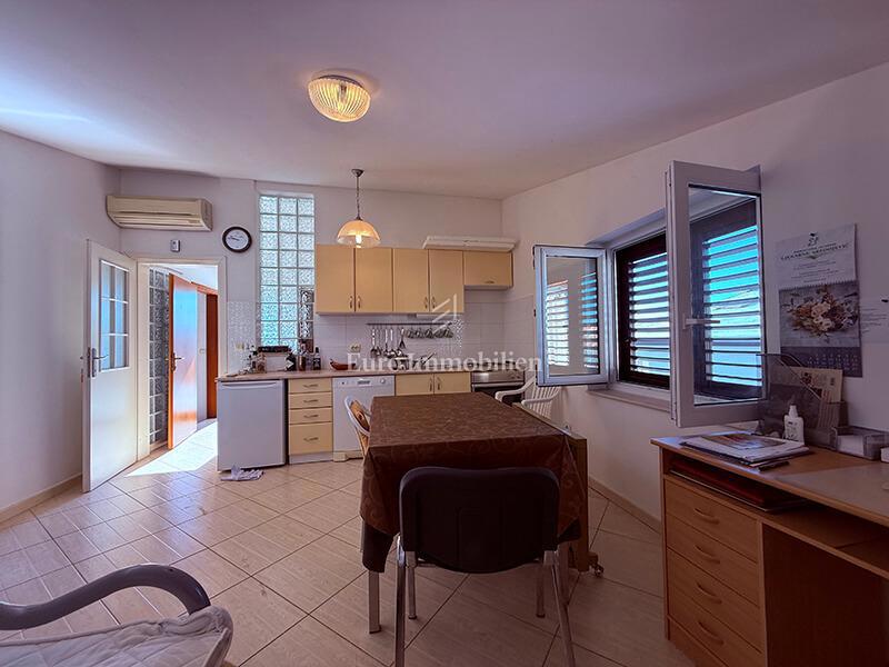 Baška Voda - casa nel centro della città, a 50 m dal mare