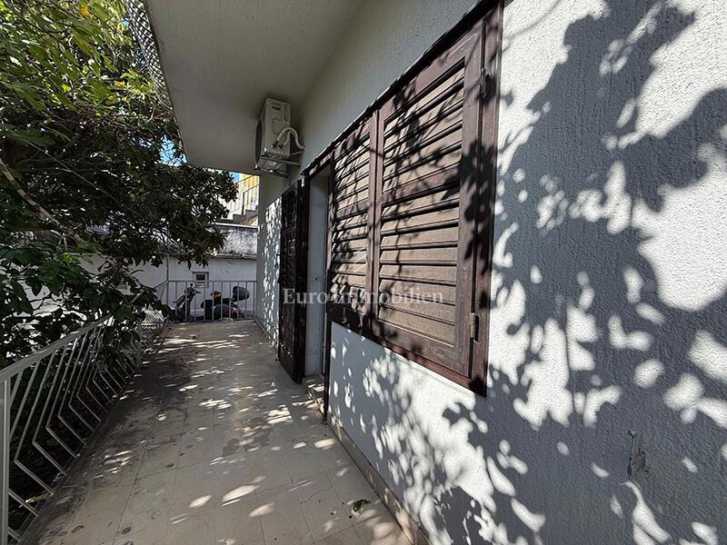 Baška Voda - casa nel centro della città, a 50 m dal mare