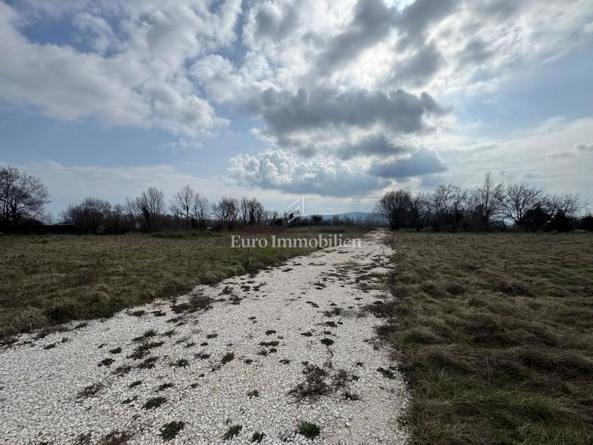 Zona di Albona - 5 lotti edificabili in un'ottima posizione