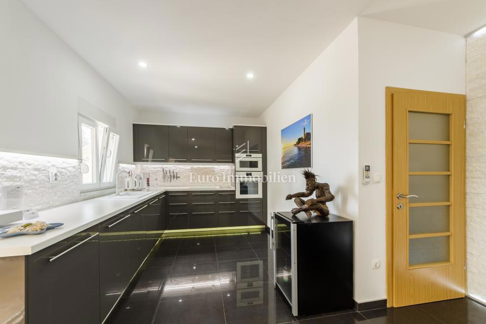 Vir - appartamento in prima fila sul mare con vista aperta