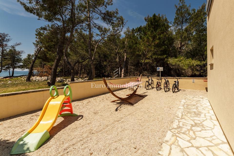 Vir - appartamento in prima fila sul mare con vista aperta