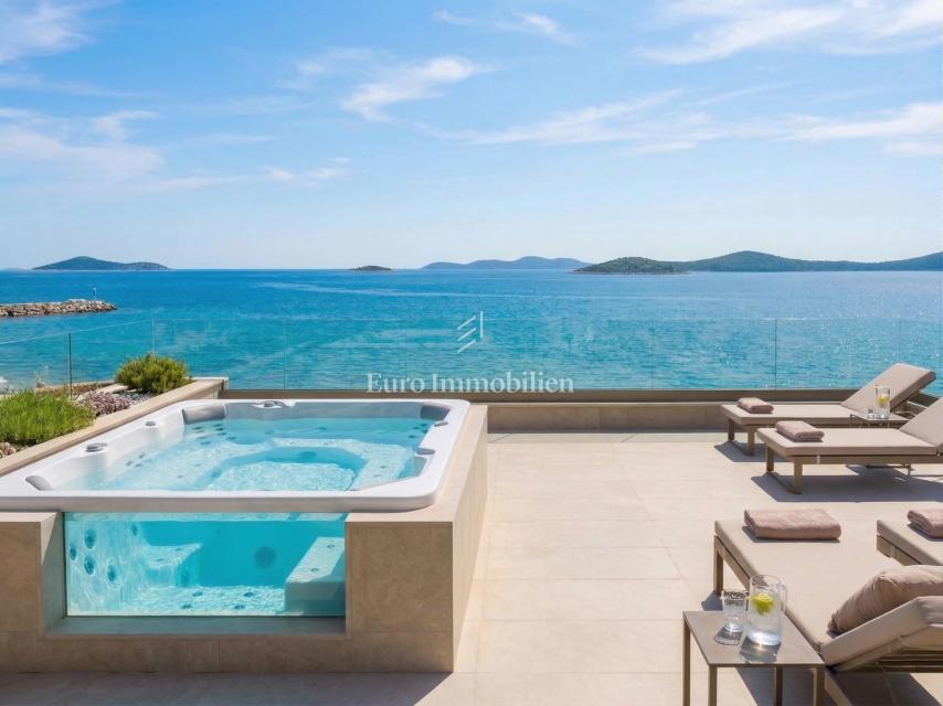 MANDRE prima fila mare appartamenti lusso vista mare S7