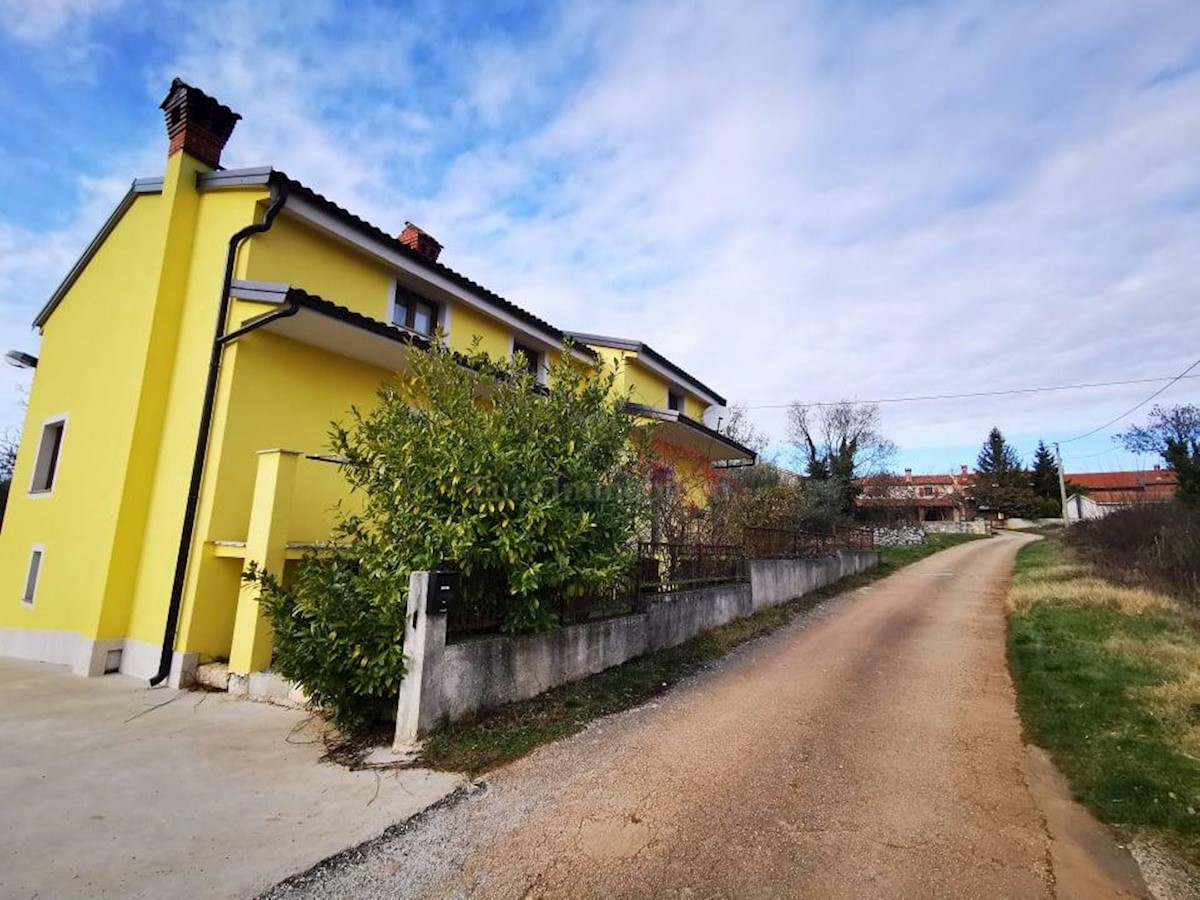 Spacious family house on three floors, Pazin