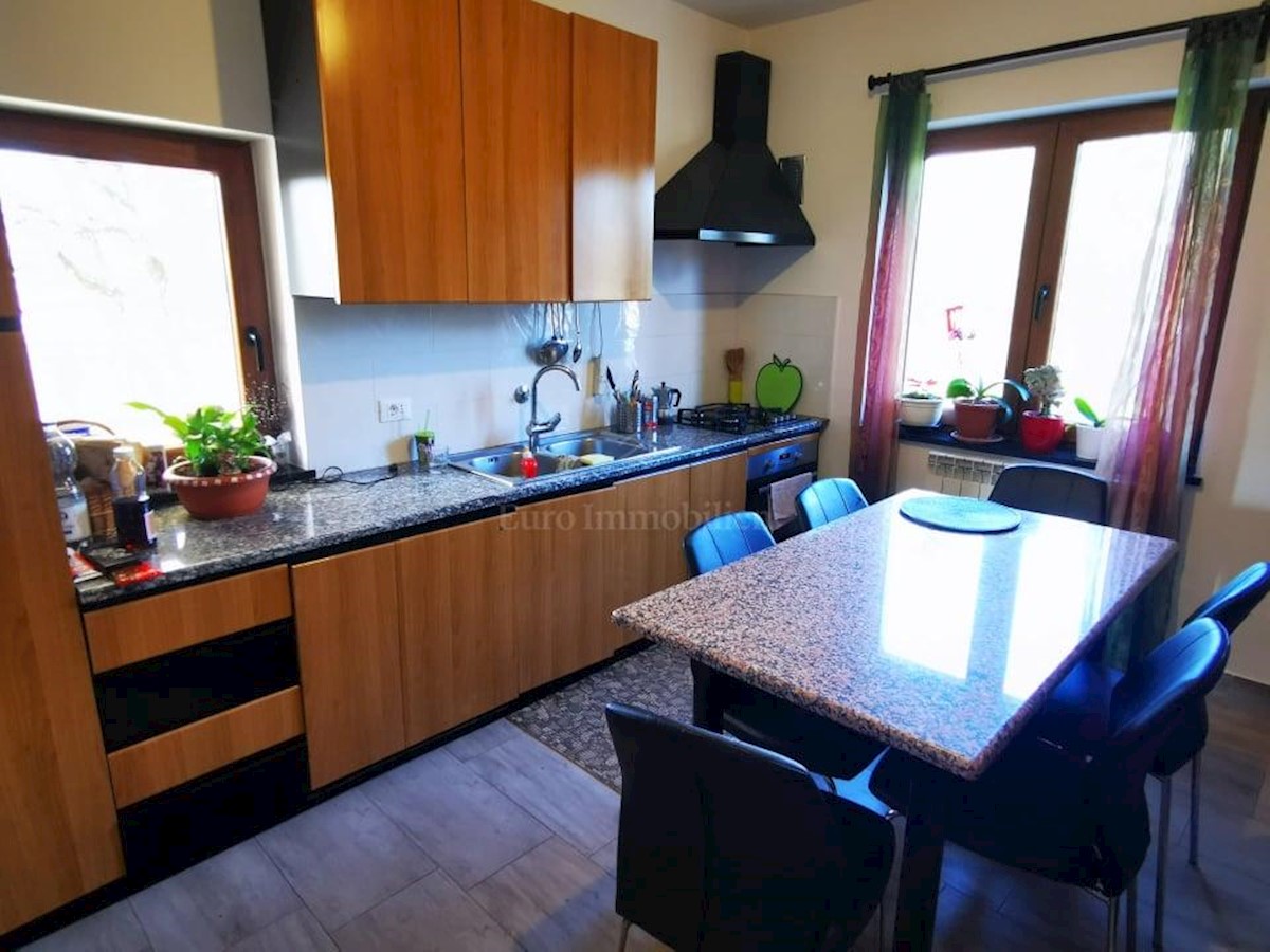 Spacious family house on three floors, Pazin