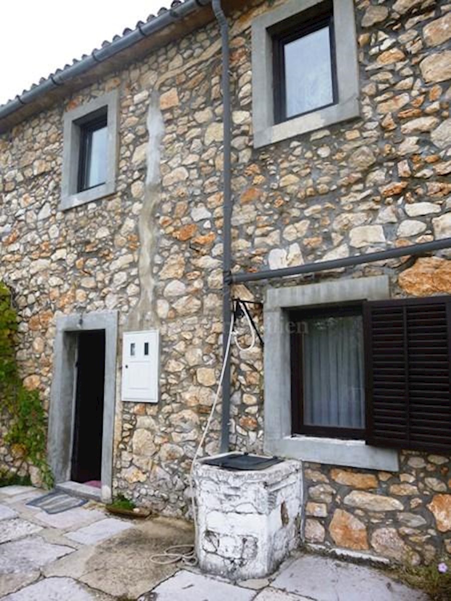 Semi-detached stone house, partially renovated