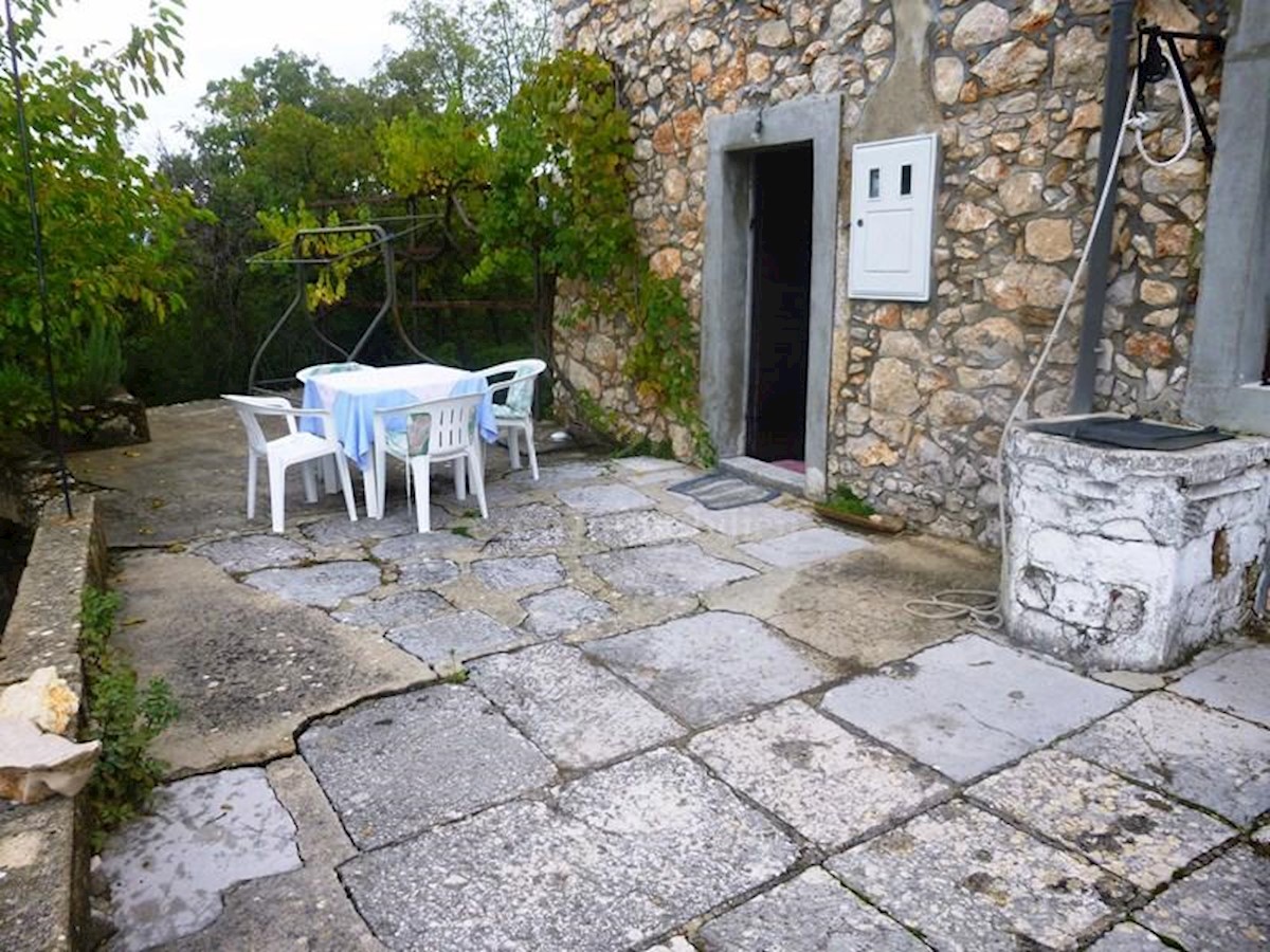 Semi-detached stone house, partially renovated