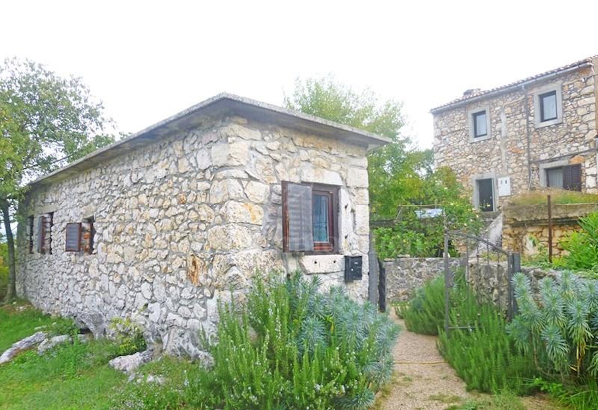 Semi-detached stone house, partially renovated