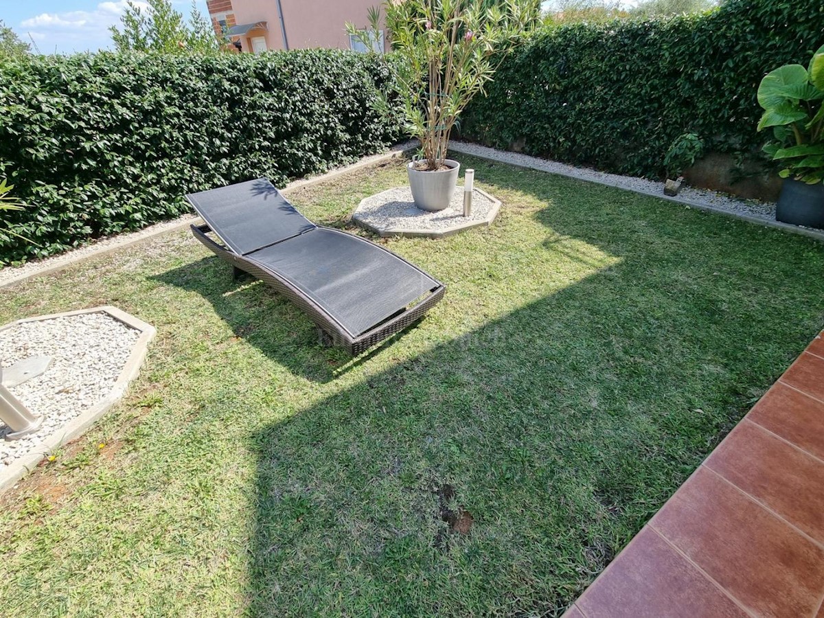 Casa a schiera con giardino, zona più ampia di Parenzo