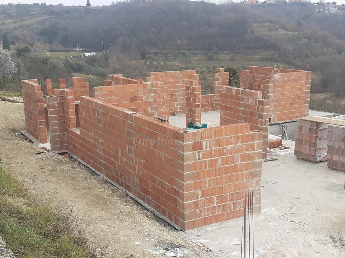 Villa indipendente con piscina in un ambiente istriano tranquillo e tipico, vista mare