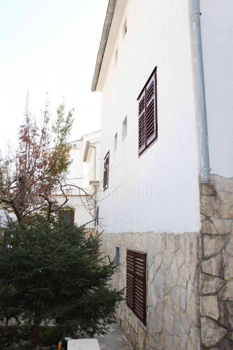 House with a beautiful view first row to the sea