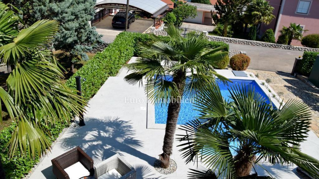 Beautiful detached house with pool, Malinska - island of Krk