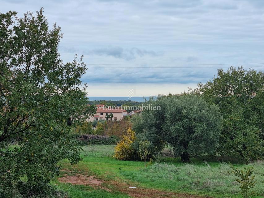 Poreč, building plot with sea view!