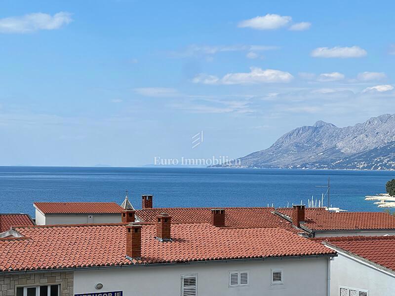 Appartamento di tre stanze con vista mare in un nuovo edificio a Baška Voda