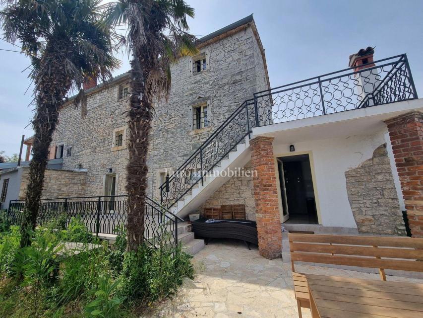 Casa in pietra ristrutturata con piscina, a 3 km dal mare