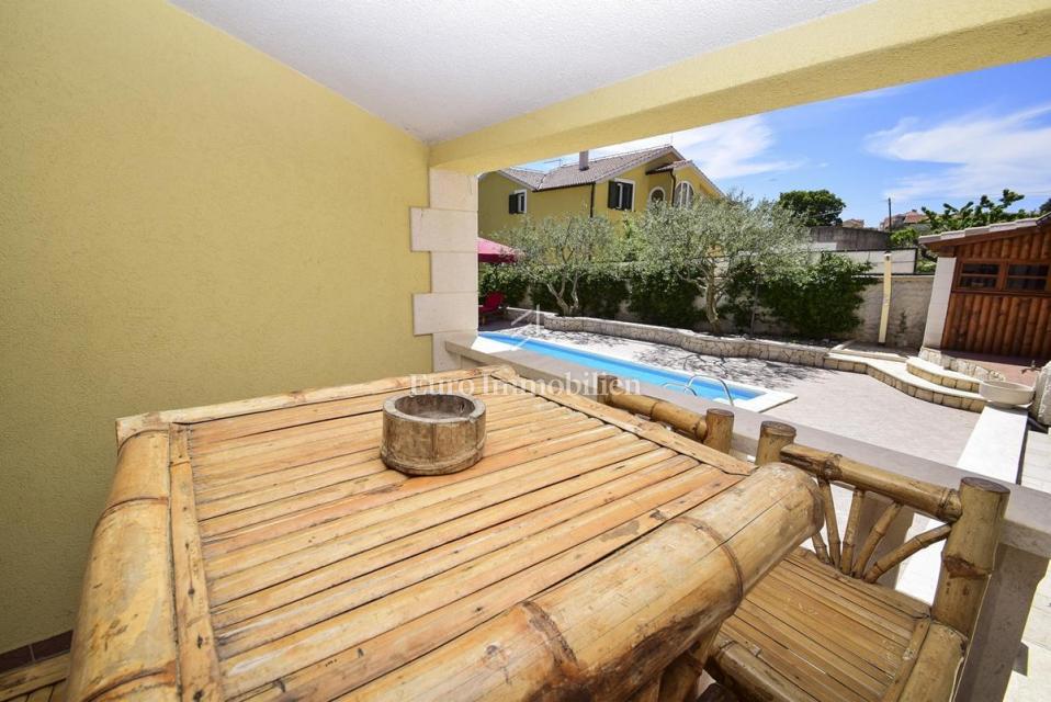 Vodice - villa con piscina e bellissimo giardino