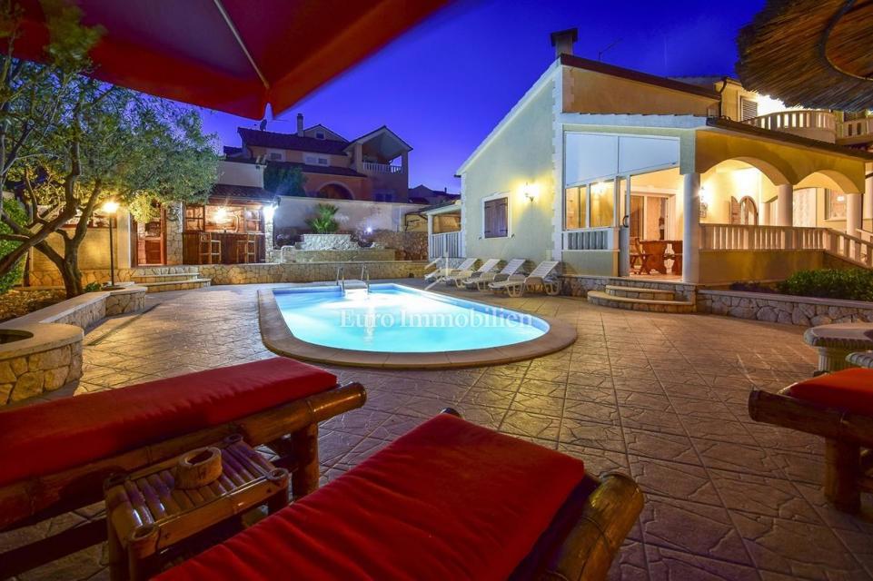 Vodice - villa con piscina e bellissimo giardino